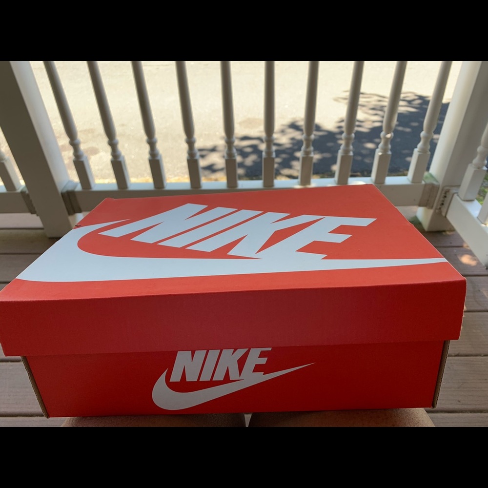 Youth size 7 Nike air max